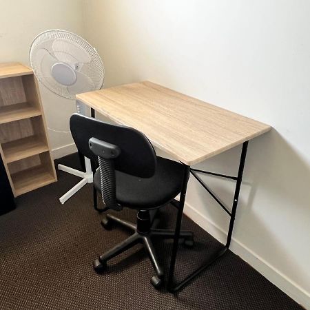 Single Room #1 Or #3 - Homestay Family Home - No Breakfast Hamilton Eksteriør billede