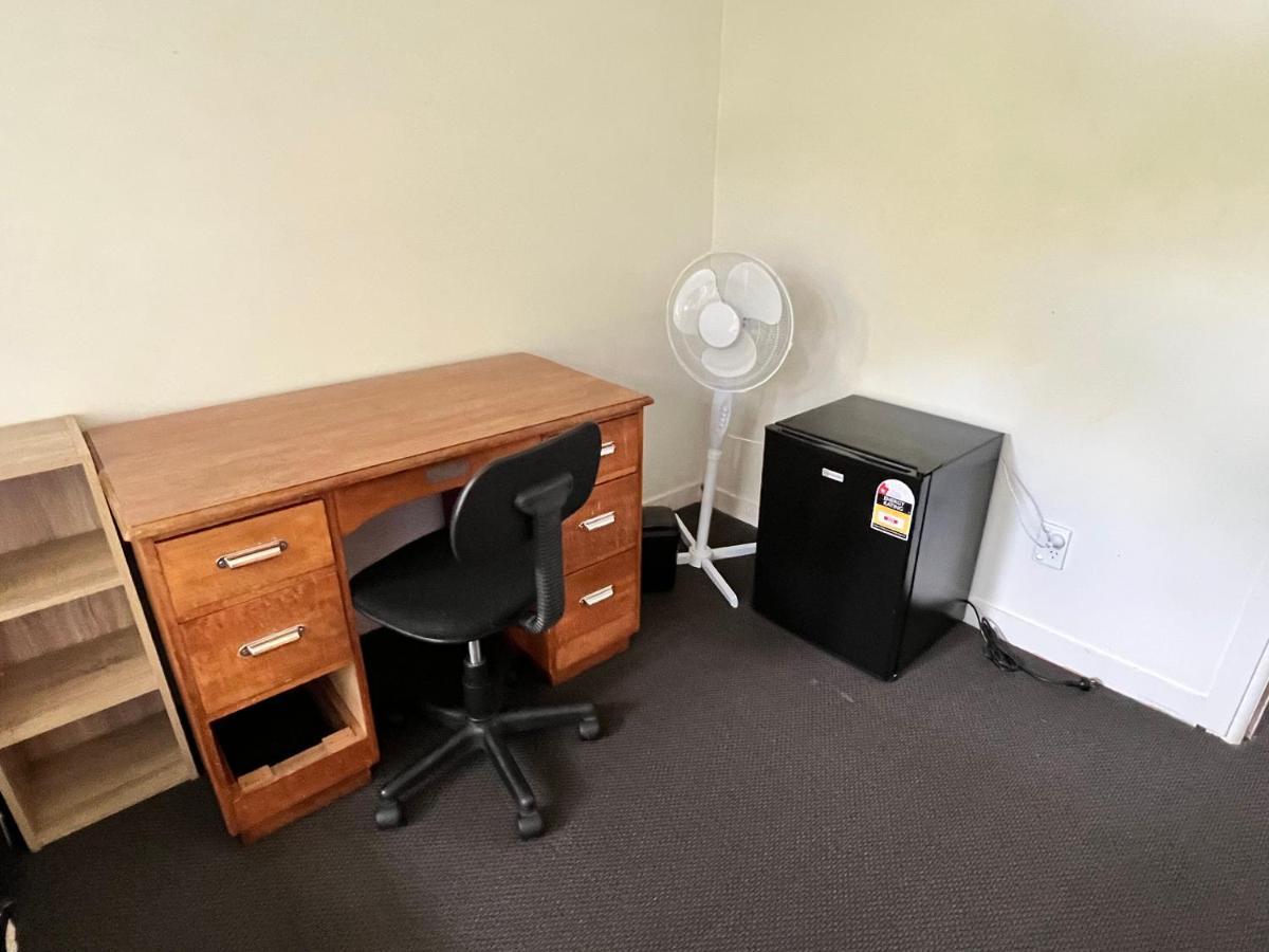 Single Room #1 Or #3 - Homestay Family Home - No Breakfast Hamilton Eksteriør billede